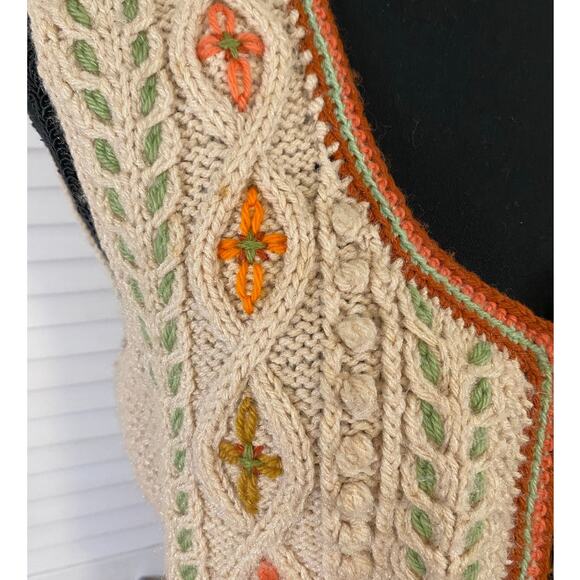 Vintage Handmade Knitted Bolero Vest Floral Granny Core Boho 70s - Picture 3 of 6